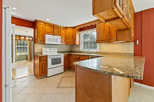 21 Eaton Dr, Waterville, ME 04901 - Photo 9