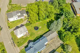 10 Pleasant St, Fairfield, ME 04937 - Photo 31