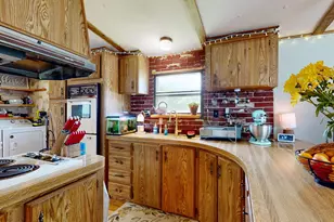 8 Dunlop Ave, Mechanic Falls, ME 04256 - Photo 9