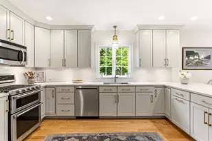 2 Beacon St, Kennebunk, ME 04043 - Photo 31