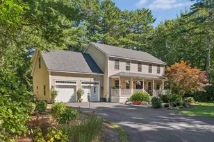 2 Beacon St, Kennebunk, ME 04043 - Photo 1