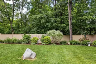 2 Beacon St, Kennebunk, ME 04043 - Photo 11