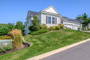 48 Maxwell Woods Dr, Cape Elizabeth, ME 04107 - Photo 5