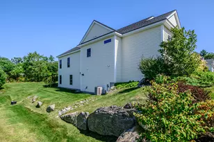 48 Maxwell Woods Dr, Cape Elizabeth, ME 04107 - Photo 5