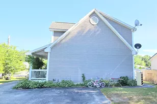 71 Grove St, Lewiston, ME 04240 - Photo 3