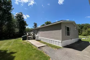 25 Chestnut St, Canaan, ME 04924 - Photo 9