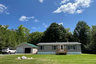 25 Chestnut St, Canaan, ME 04924 - Photo 1