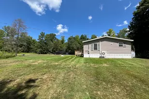 25 Chestnut St, Canaan, ME 04924 - Photo 5