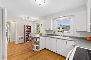 20 Caron St, Portland, ME 04103 - Photo 9