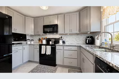 35 Ashmount Street, Lewiston, ME 04240 - Photo 9