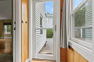 71 Stroudwater St, Westbrook, ME 04092 - Photo 17
