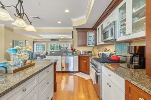 19 Bridge St, Kittery, ME 03904 - Photo 5