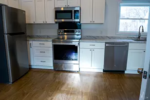 149 College St, Lewiston, ME 04240 - Photo 3