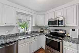 10 Aspen Dr, Saco, ME 04072 - Photo 19