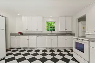 205 Center St, Nobleboro, ME 04555 - Photo 11