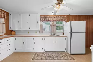 37 Daggett St, Portland, ME 04103 - Photo 13