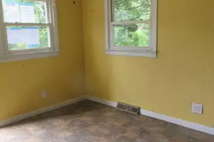 23 Warsaw Cir, Lincoln, ME 04457 - Photo 9