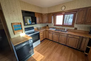 85 School St, Millinocket, ME 04462 - Photo 9