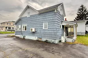 137 12th Ave, Madawaska, ME 04756 - Photo 5