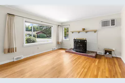 10 Barkley Avenue, Auburn, ME 04210 - Photo 11