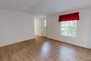17 Winter Dr, Farmingdale, ME 04344 - Photo 5