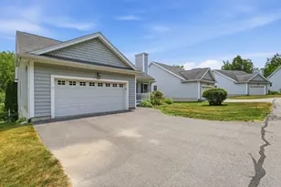 40 Carriage Ln, Brunswick, ME 04011 - Photo 3