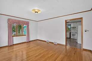 135-137 Oxford Ave, Rumford, ME 04276 - Photo 11
