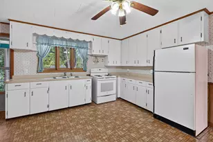 135-137 Oxford Ave, Rumford, ME 04276 - Photo 15