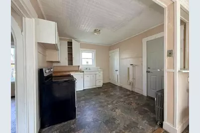 5 Cottage Street, Lewiston, ME 04240 - Photo 9