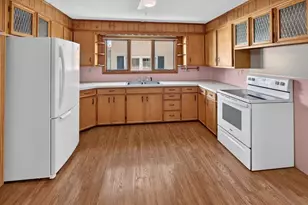 205 Bowdoin St, Millinocket, ME 04462 - Photo 5