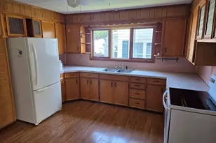 205 Bowdoin St, Millinocket, ME 04462 - Photo 11