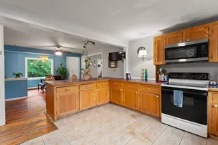 32 Grant Rd, Freeport, ME 04032 - Photo 7
