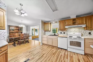 11 Bruce Ln, Berwick, ME 03901 - Photo 9