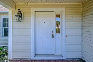 19 Mulberry Ln, Scarborough, ME 04074 - Photo 3