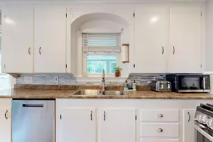 45 Garcelon St, Lewiston, ME 04240 - Photo 15