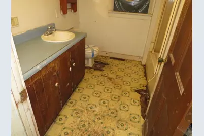 24 S Hillside Street, Roxbury, ME 04275 - Photo 9
