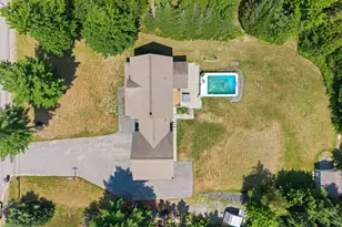 238 10 Rd, Bradley, ME 04411 - Photo 5