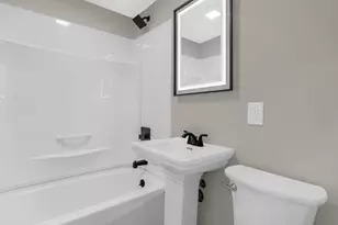 139 Main St, Rockland, ME 04841 - Photo 11