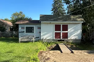 31 Chandler St, Skowhegan, ME 04976 - Photo 9