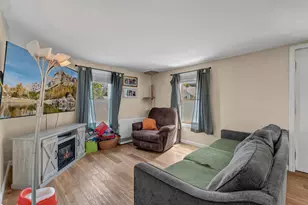68 Smith St, Auburn, ME 04210 - Photo 5