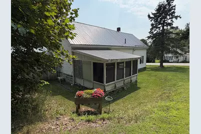 34 Lincoln Street, Dexter, ME 04930 - Photo 3