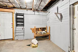 291 Bates St, Lewiston, ME 04240 - Photo 35