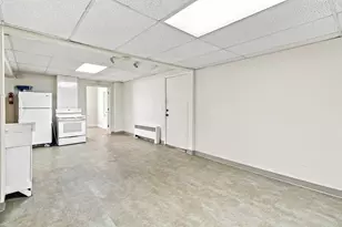 291 Bates St, Lewiston, ME 04240 - Photo 9
