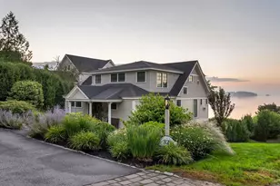 32 Edgewater Rd, Falmouth, ME 04105 - Photo 1