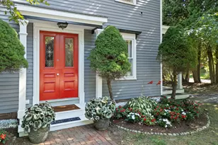 32 Pearl St, Camden, ME 04843 - Photo 1