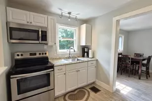 24 Howard St, Mexico, ME 04257 - Photo 7