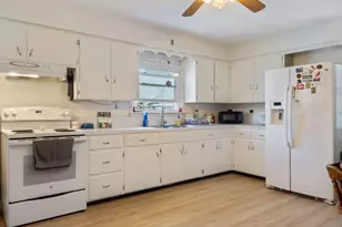 22 Louise Ave, Lewiston, ME 04240 - Photo 5