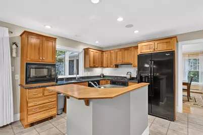 68 Graystone Lane, Portland, ME 04103 - Photo 3