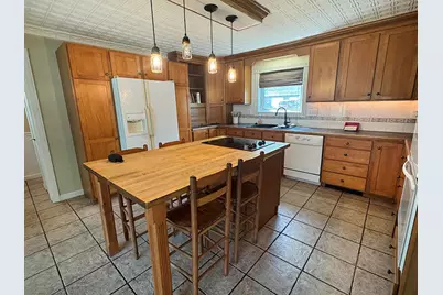 28 Baker Street, Clinton, ME 04927 - Photo 5