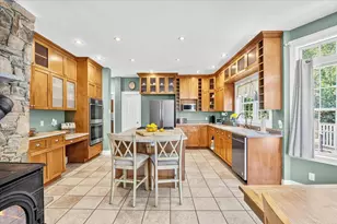 18 Oakwood Dr, South Portland, ME 04106 - Photo 15